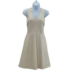 Tommy Hilfiger Women's Sleeveless Chevron Striped Dress Size 6 Beige